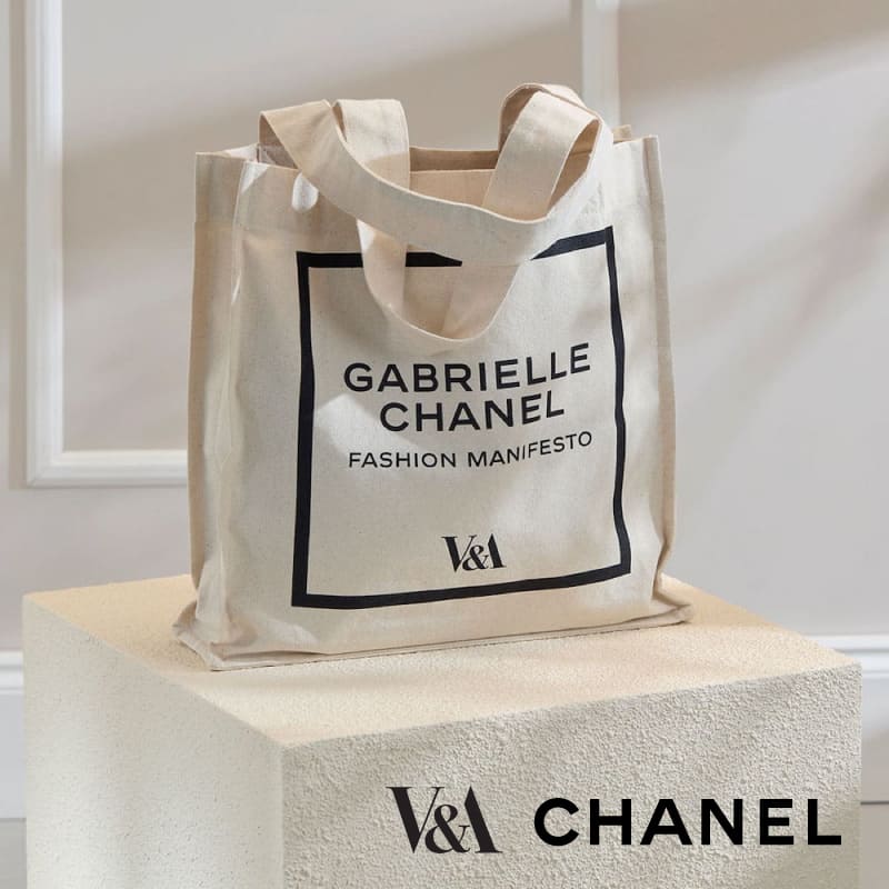 V&A GABRIELLE CHANEL 洋書 Gabrielle Chanel exhibition book and V&A tote bag